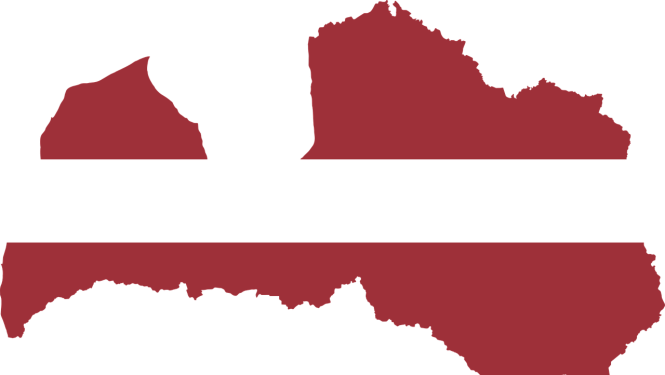 Latvijas karte karoga krāsās